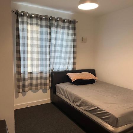 Double Bedroom With Ensuite Ilford Exterior foto
